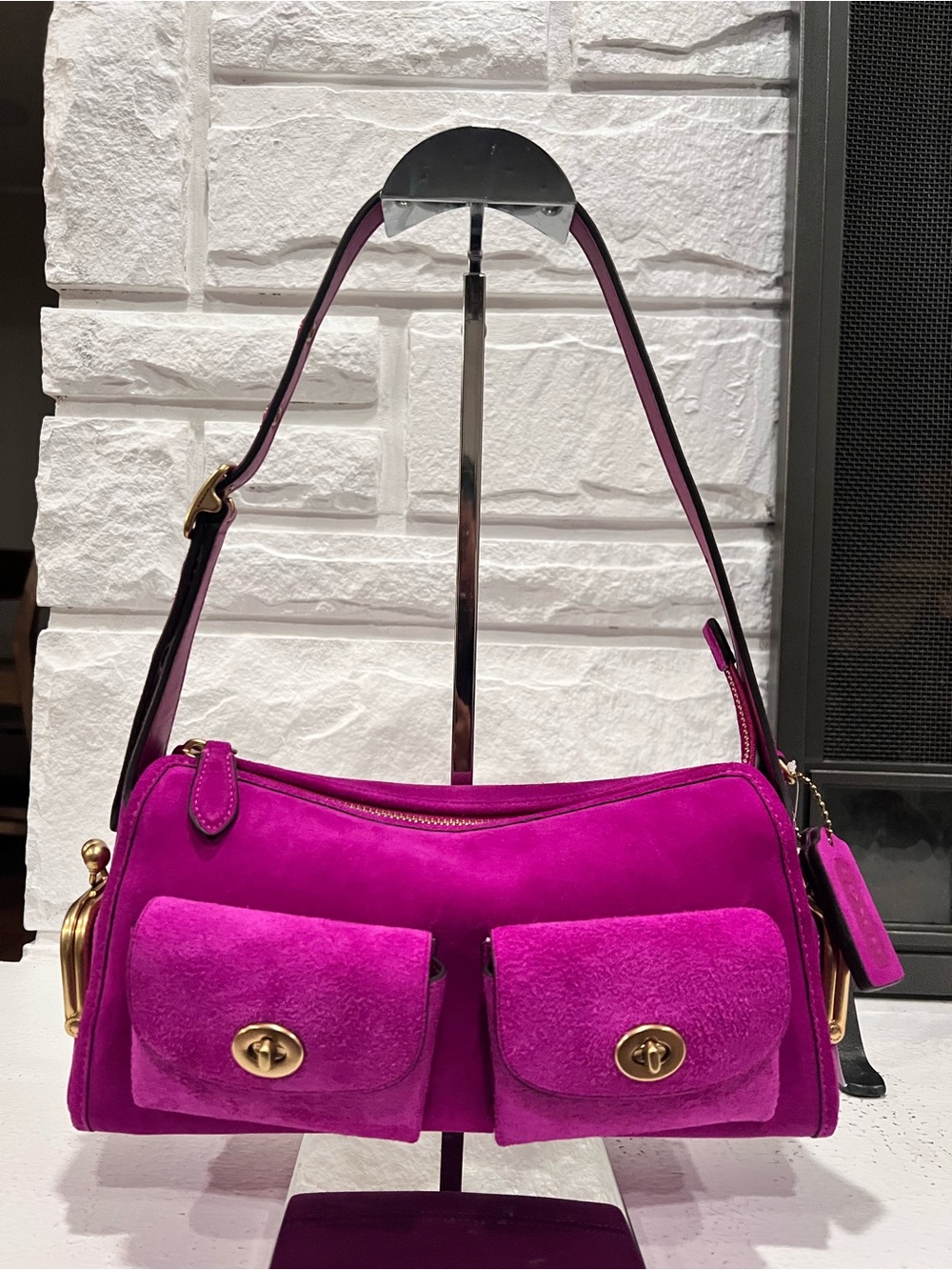 Coach Turnlock Haversack 27 in Magenta